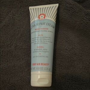 First Aid Beauty Ultra Repair Cream - White